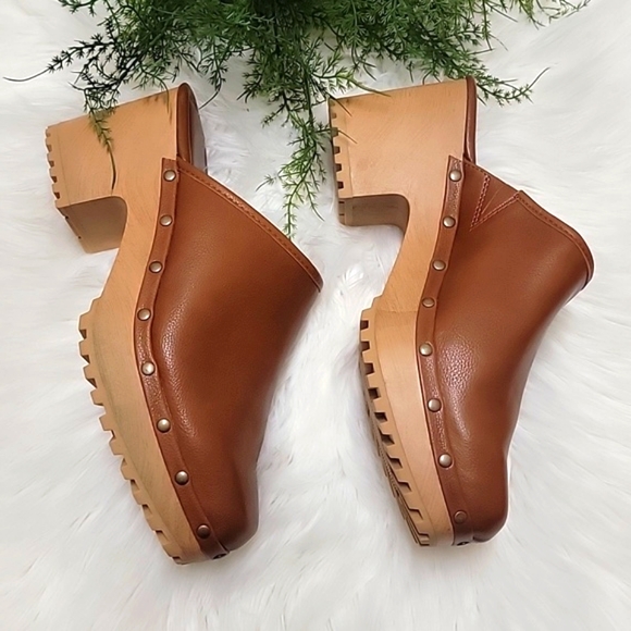 🎯Time & Tru | Faux Leather Platform Clogs - Picture 9 of 12